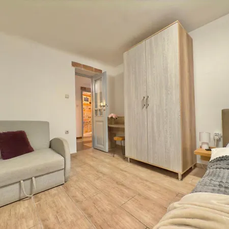 Apartment Hangulat Eger